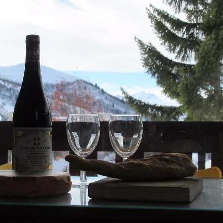 Au Pied Des Pistes - Francois Longchamp * Saint-Francois-Longchamp