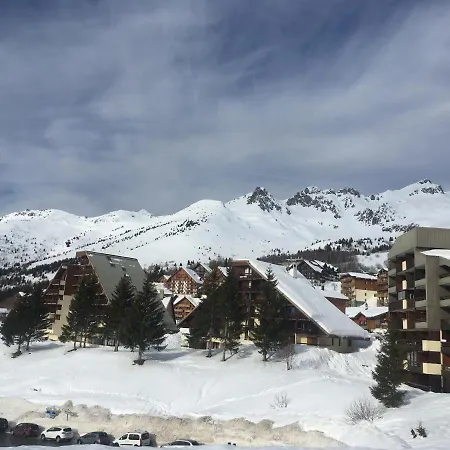 Au Pied Des Pistes - Francois Longchamp *
